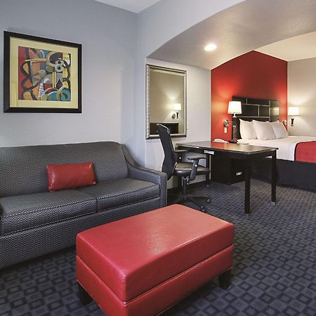 La Quinta Inn & Suites By Wyndham South Dallas - Hutchins Bagian luar foto